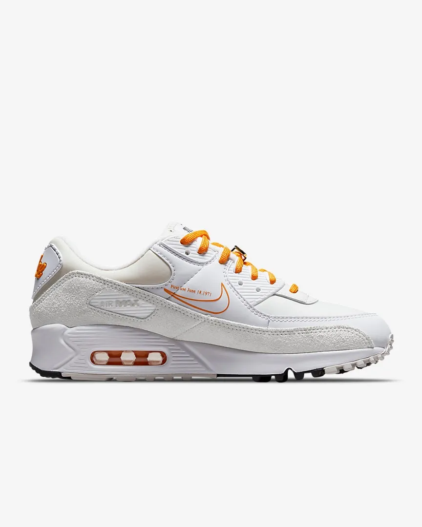 Air Max '90 SE (White Light Bone   University Gold)