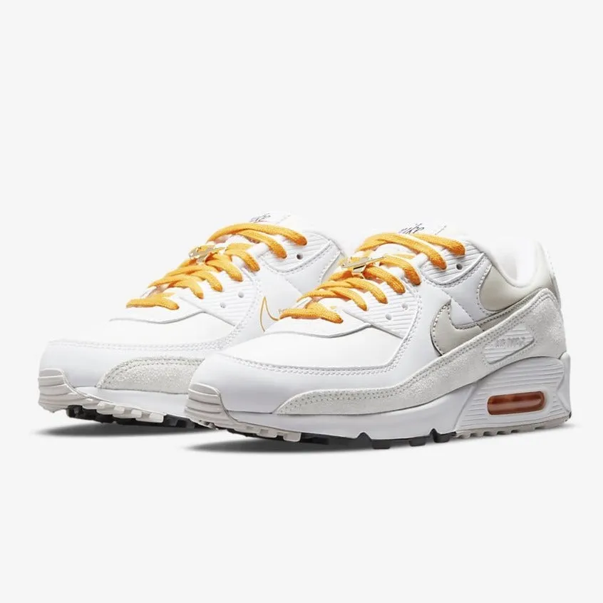 Air Max '90 SE (White Light Bone   University Gold)