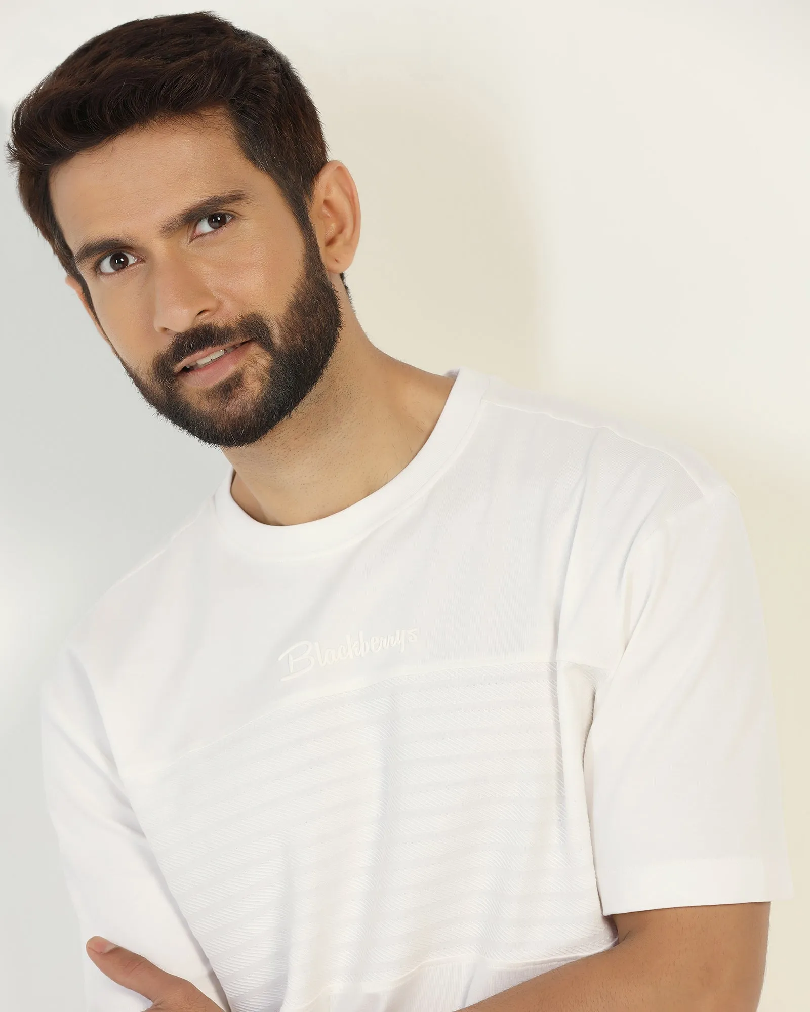 Crew Neck Off White Solid T-Shirt - Stroke