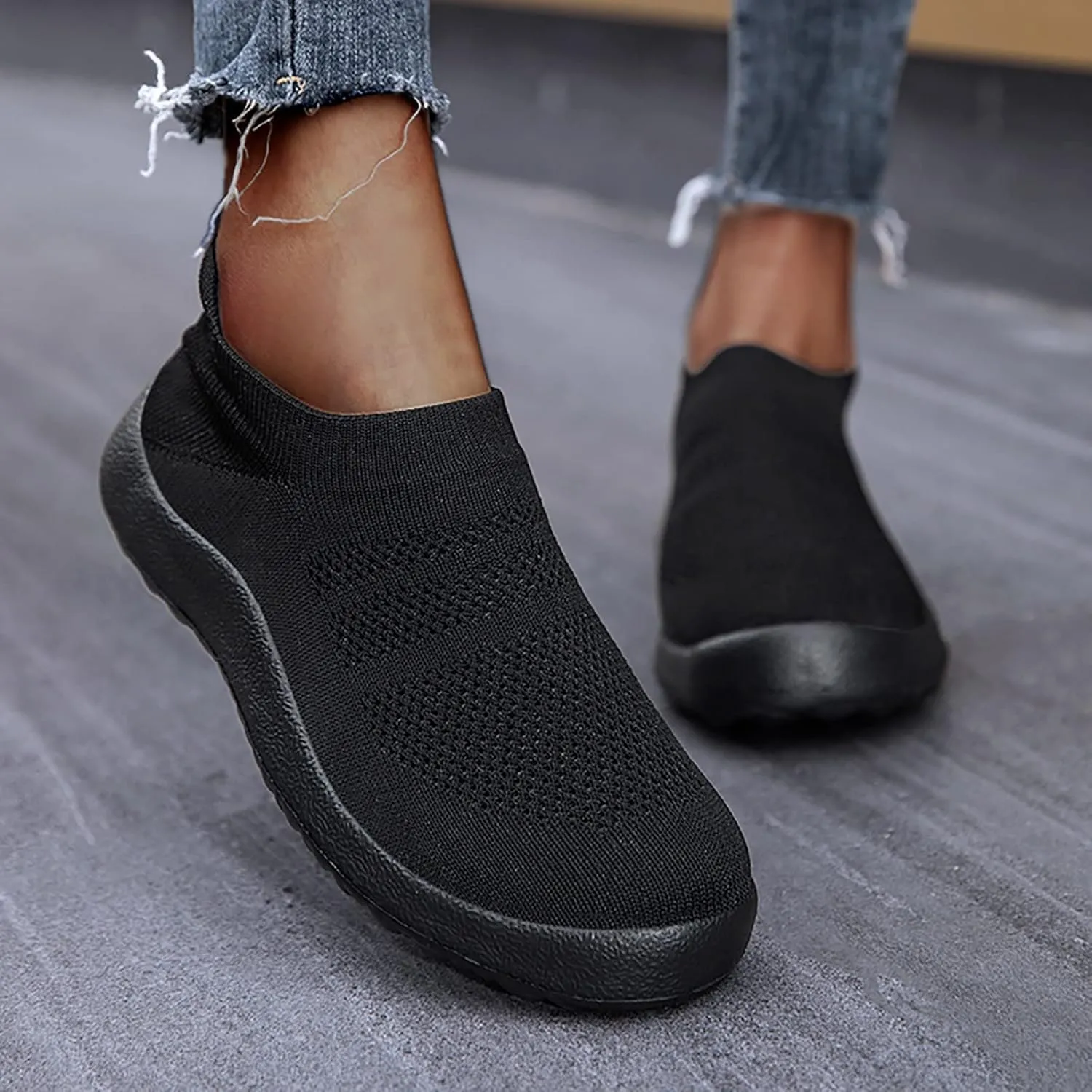 Fashion Spring and Summer Women Sports Shoes Flat Bottom Lightweight Slip On Fly Woven Mesh All Terrain Shoes