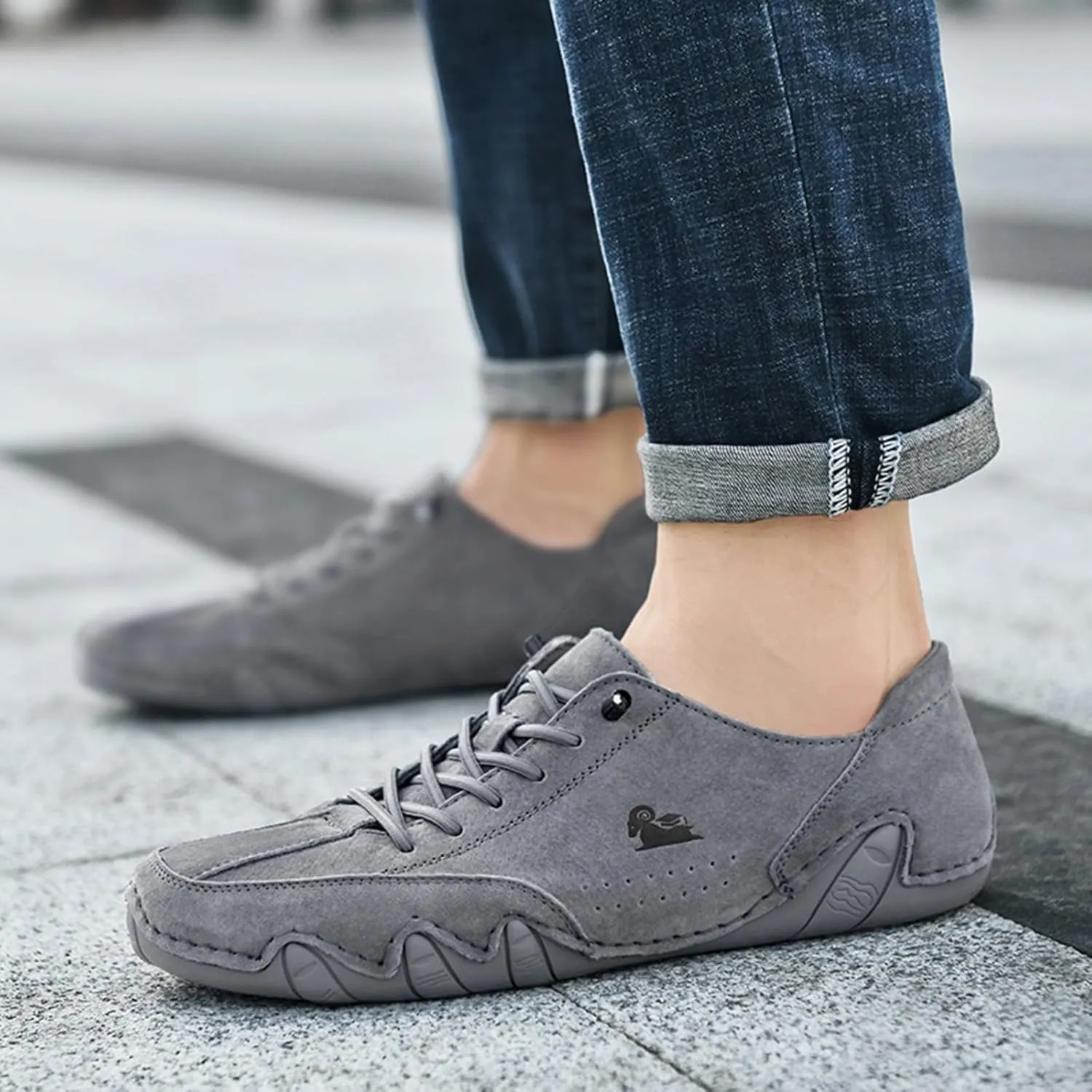 Men's Fashion Sneakers Men Leather Athletic Shoes Stylish and Durable Sports Sneakers Casual Shoes