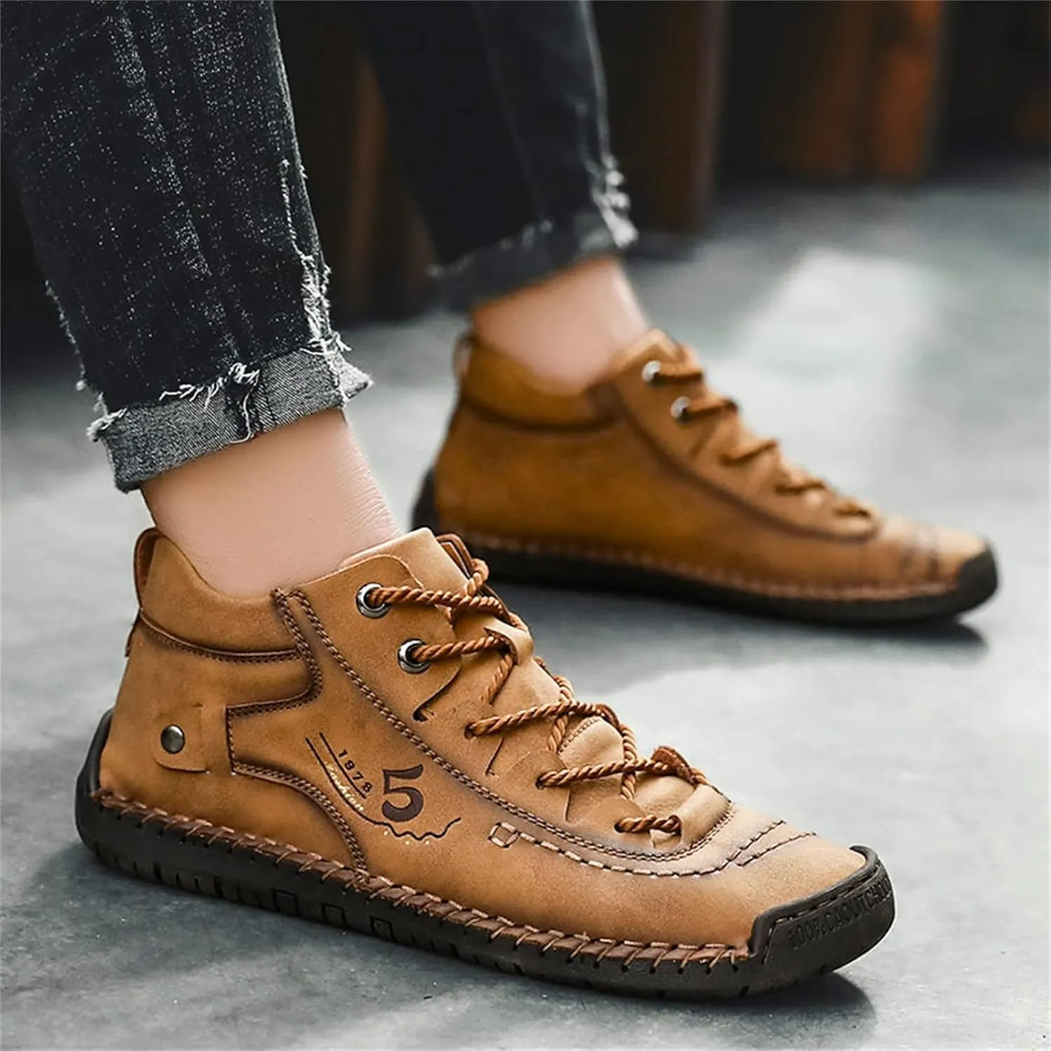 Mens Leather Shoe Slippers Fashion Summer and Autumn Men Leather Shoes Flat Soft Bottom Comfortable Mid Top Lace Up Casual Leather Tennis Shoes (Brown, 9)