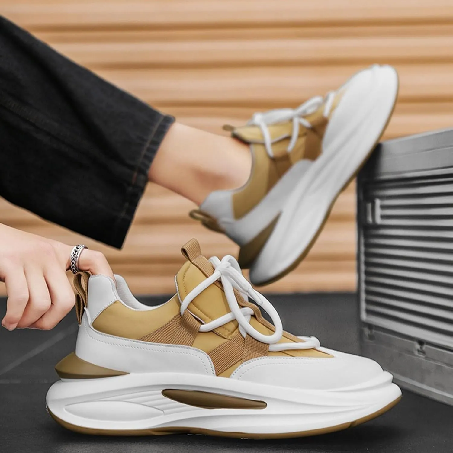 Men's Slip Shoes Fashion Summer and Men Sneakers Fly Woven Mesh Breathable and Comfortable Slip On