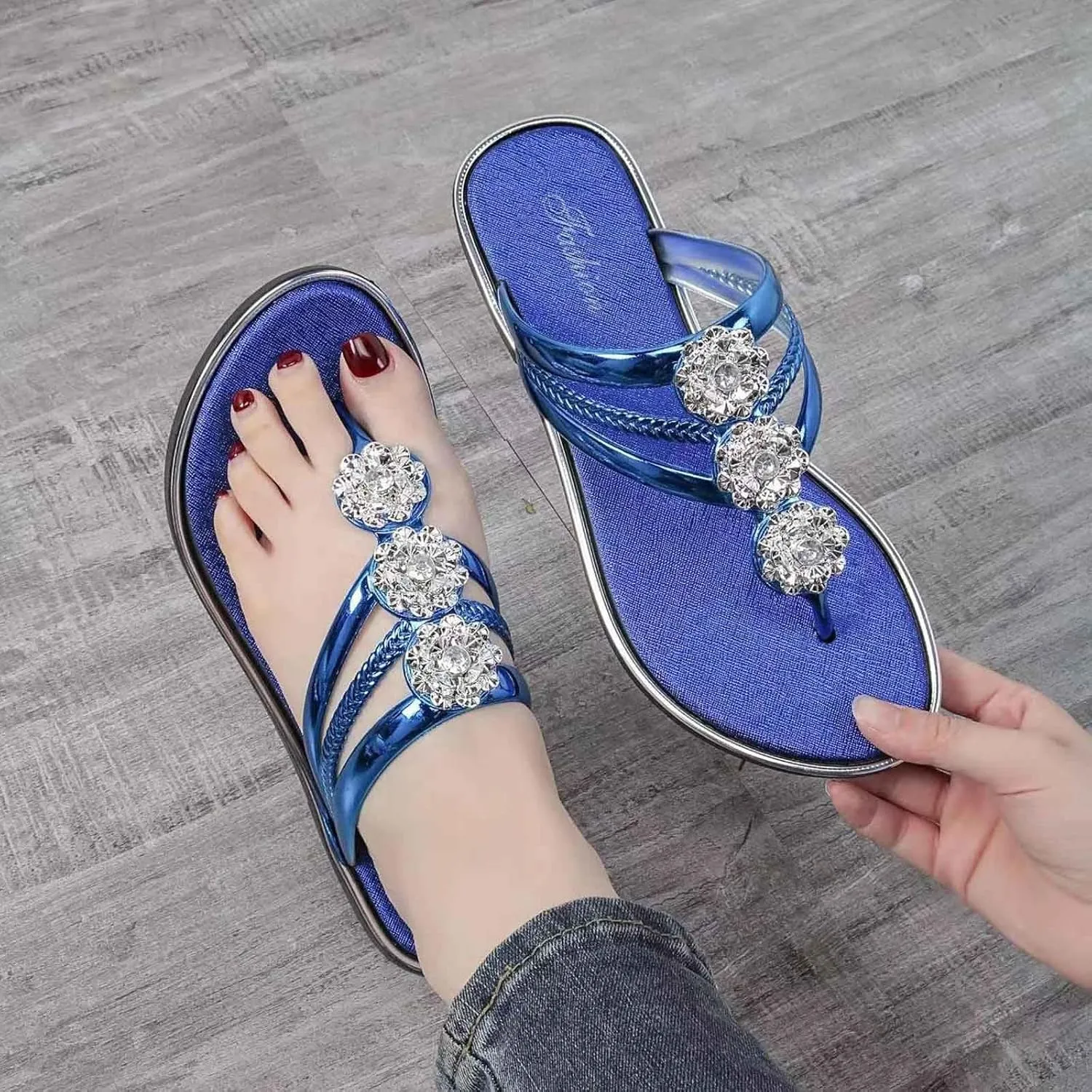 Womens Flip Flops Beach Comfort Thong Style Sandals in Summer Womens Wide Width Slippers with Arch Support